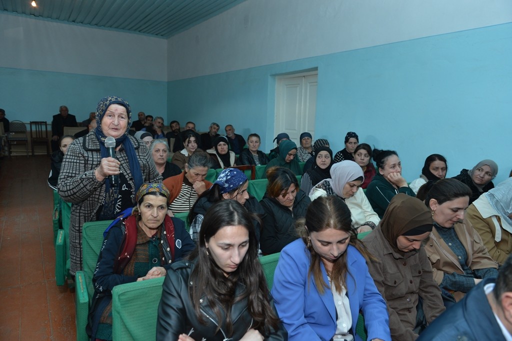 Taleh Qaraşov sakinlərin müraciətlərini dinlədi - FOTOLAR