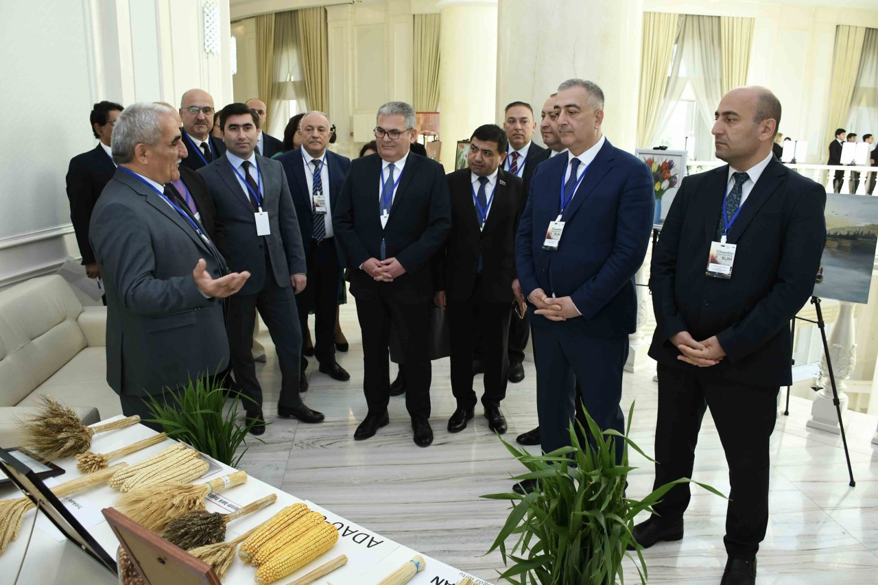 ADAU-da “I Yaşıl İqtisadiyyat” Beynəlxalq Forumu keçirilib - FOTOLAR