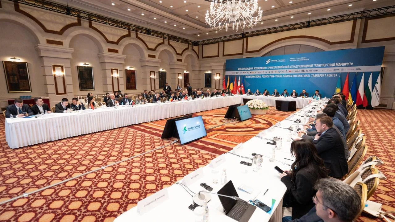 ADY sədrinin iştirakı ilə Orta Dəhlizin inkişafı üzrə mühüm sənədlər imzalandı - FOTOLAR