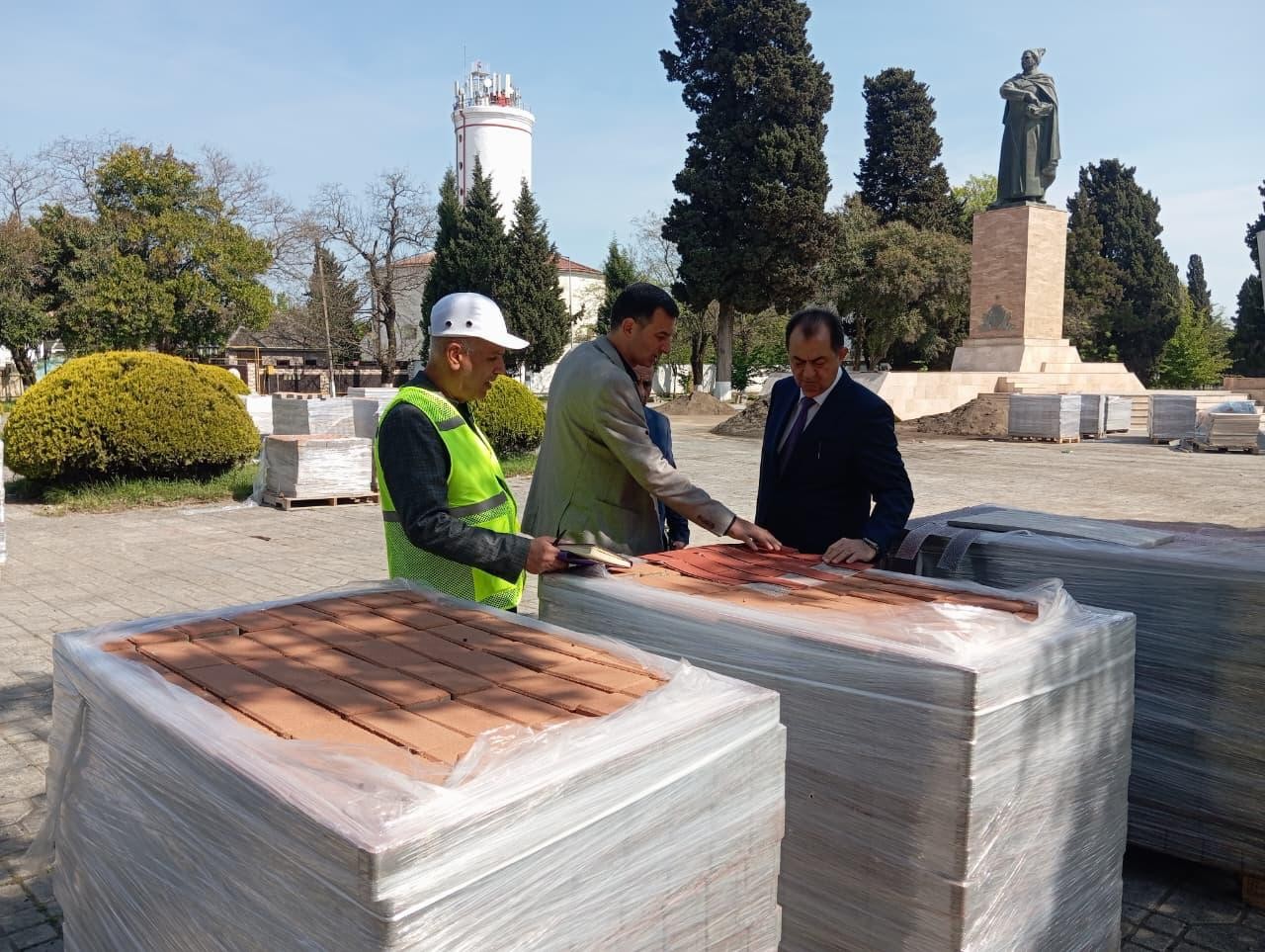Taleh Qaraşov Lənkəranda bərpa-yenidənqurma işləri ilə yerində tanış olub - FOTOLAR