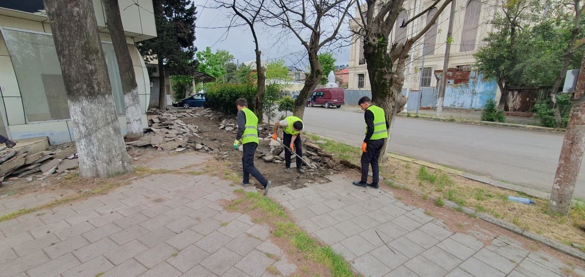 Taleh Qaraşov Lənkəranda bərpa-yenidənqurma işləri ilə yerində tanış olub - FOTOLAR