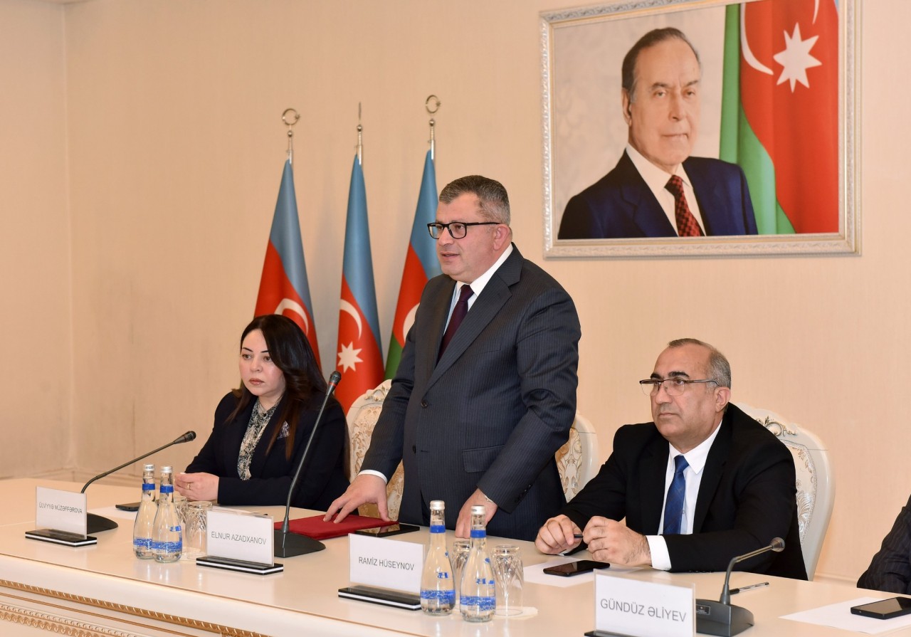 Sumqayıt Tibb Mərkəzi “Nur saçan ömür yolu” adlı elmi-praktik konfrans keçirdi - FOTOLAR