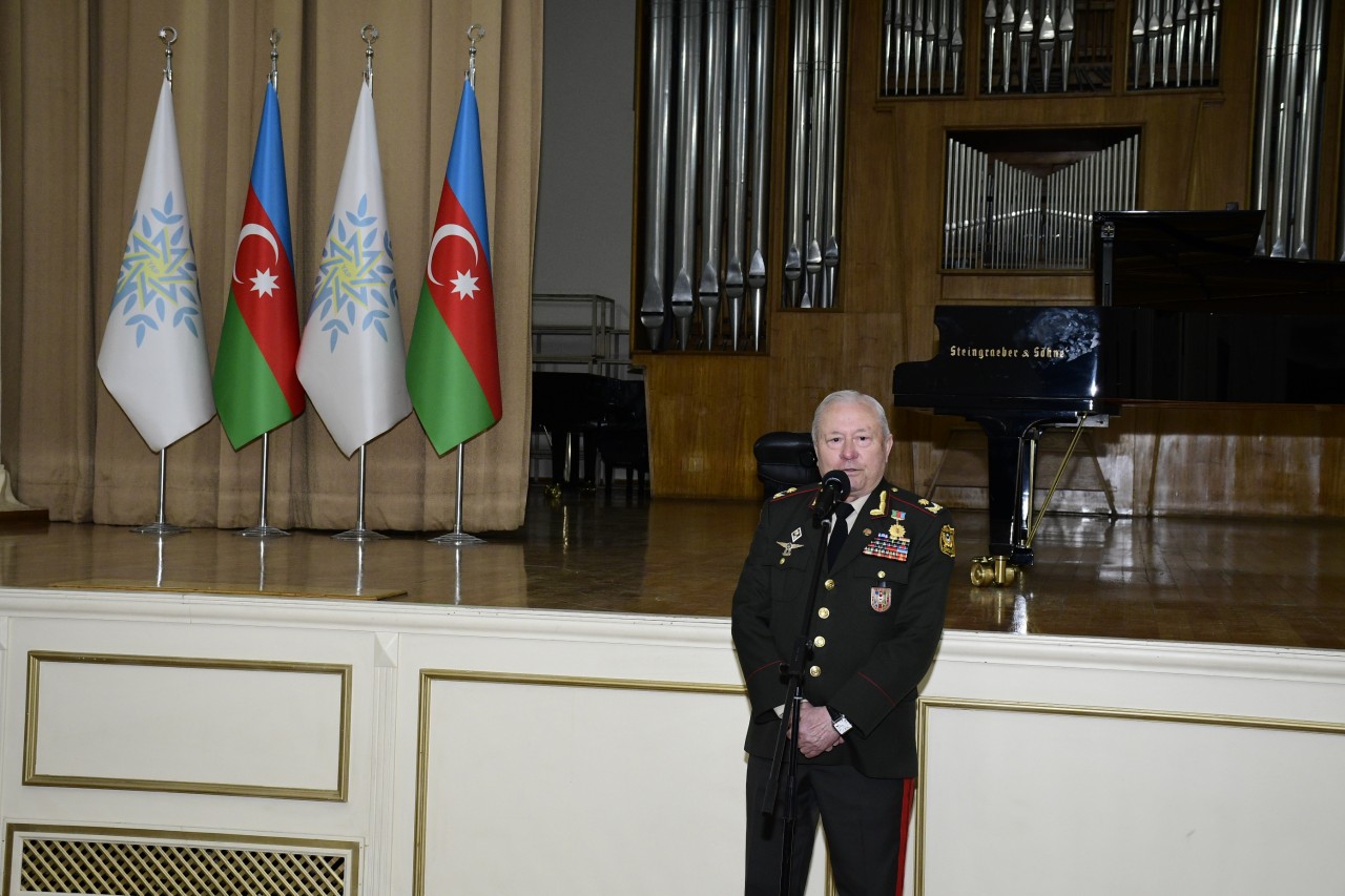 "Bir ömrün işığında: insanlığa xidmətin ali nümunəsi" - FOTOLAR