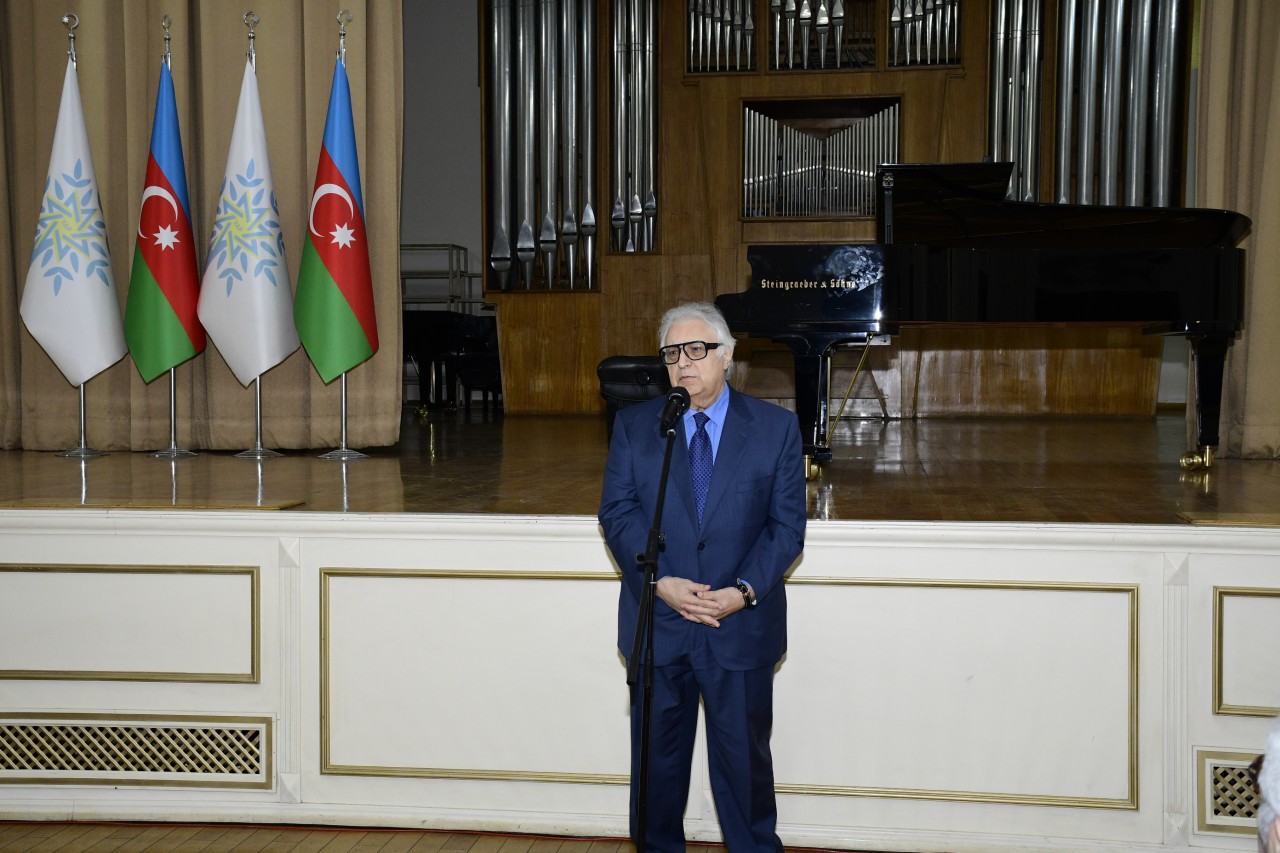 "Bir ömrün işığında: insanlığa xidmətin ali nümunəsi" - FOTOLAR