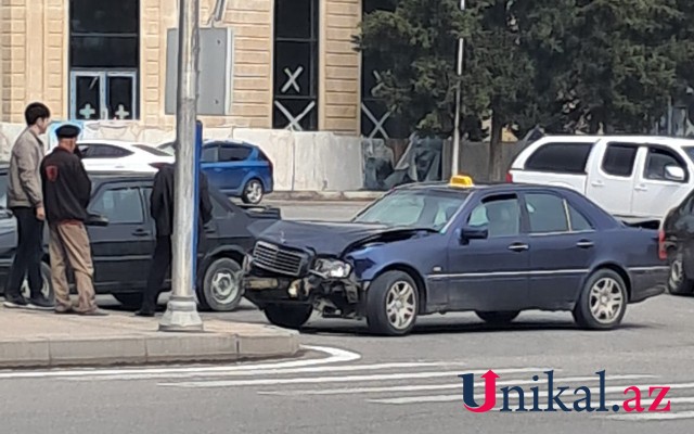 İşıqforun qırmızı işığında keçdi- Qəza oldu