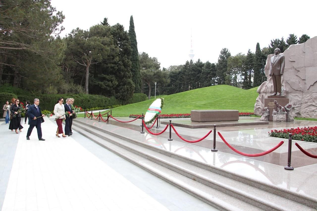 YAP Səbail rayon təşkilatı Zərifə Əliyevanın 103 illiyi ilə bağlı tədbir keçirdi - FOTOLAR