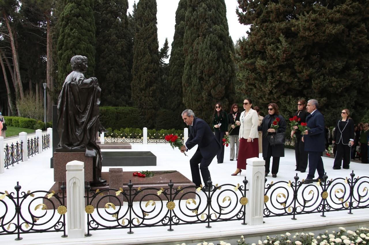 YAP Səbail rayon təşkilatı Zərifə Əliyevanın 103 illiyi ilə bağlı tədbir keçirdi - FOTOLAR