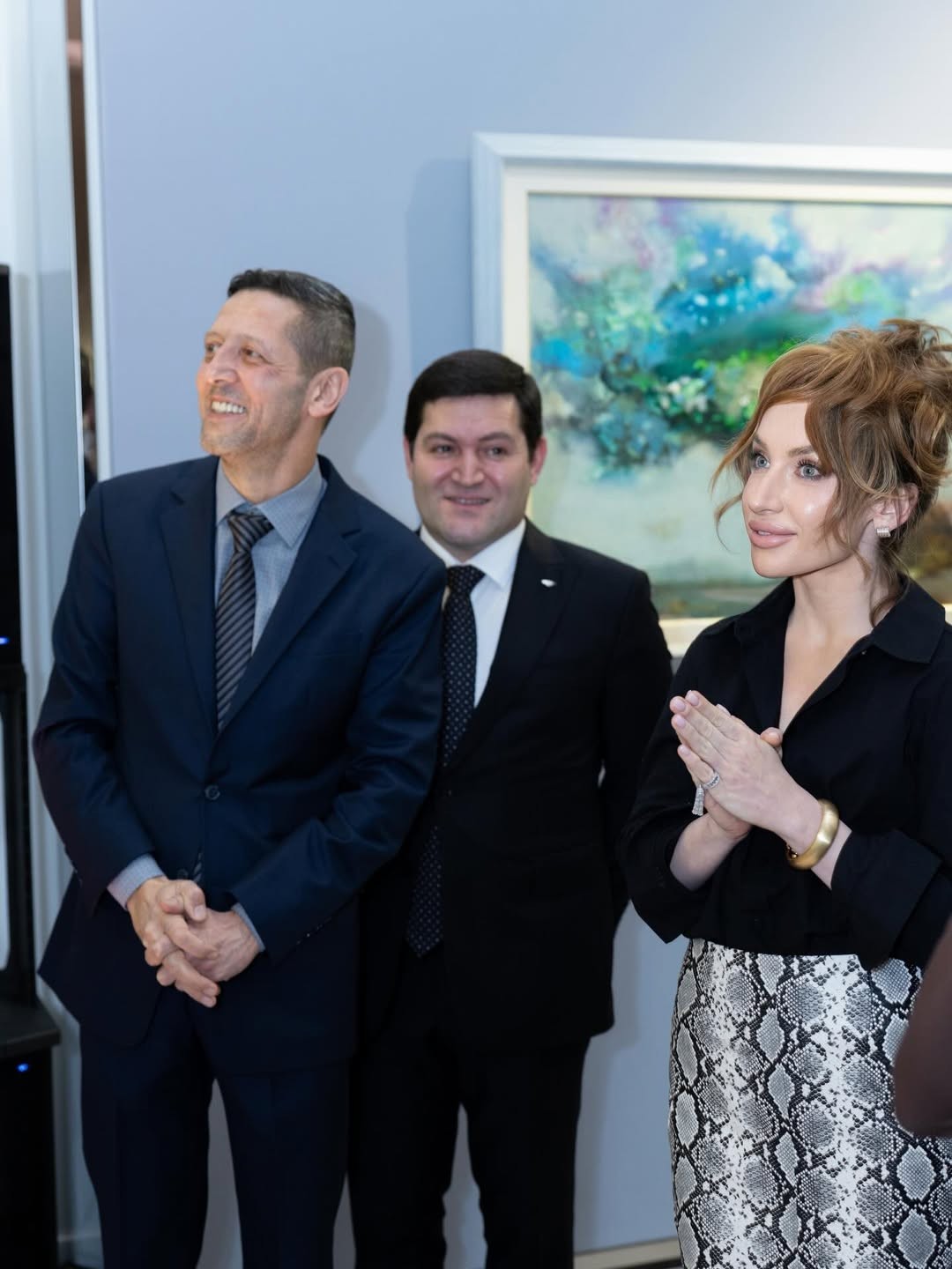 Prezidentin qızı və gəlini sərgiyə qatıldılar - FOTOLAR