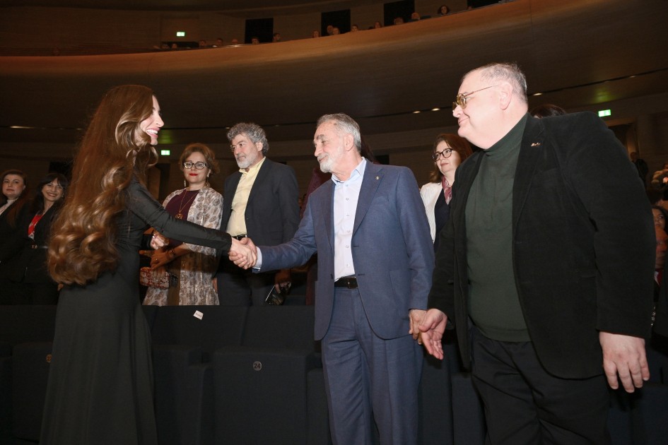 Prezidentin qızı və gəlini “Tağıyev: Məktəb” filminin təqdimatında - FOTOLAR