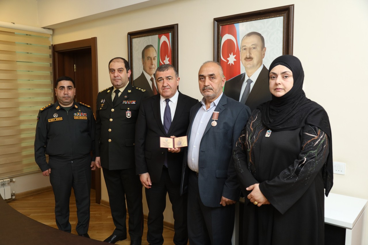 Xətainin icra başçısı hərbçilərin mükafatlarını təqdim etdi - FOTOLAR