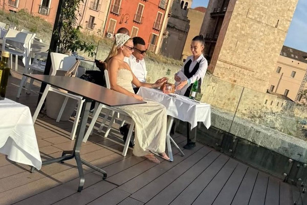 Mbappe sevgilisi ilə birlikdə tətildə - FOTO