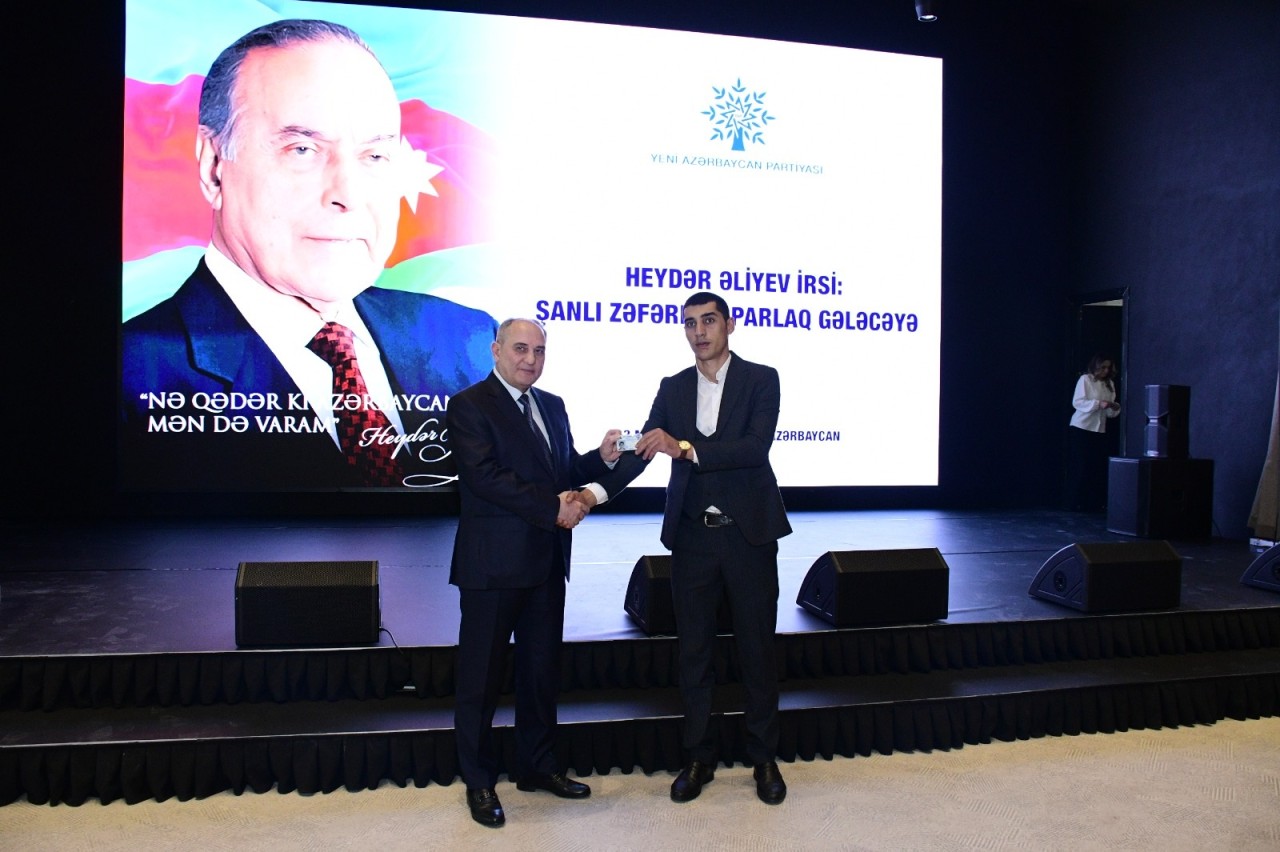 YAP Heydər Əliyevin 103 illiyinə həsr olunmuş tədbir keçirdi - FOTOLAR