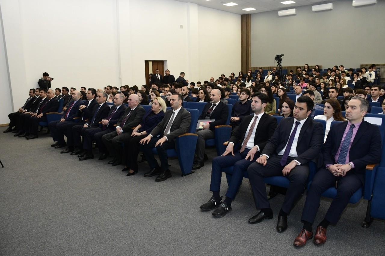 “Böyük Qayıdış: Heydər Əliyev ideyalarının təntənəsi” mövzusunda tədbir keçirilib - FOTOLAR