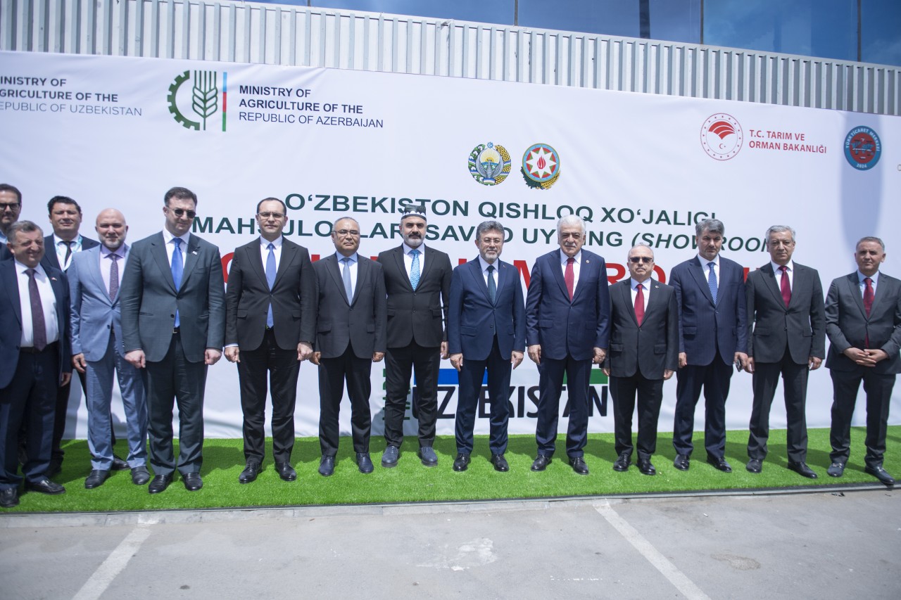 Nazir həmkarları ilə birlikdə təsərrüfatlara baş çəkdi - FOTOLAR