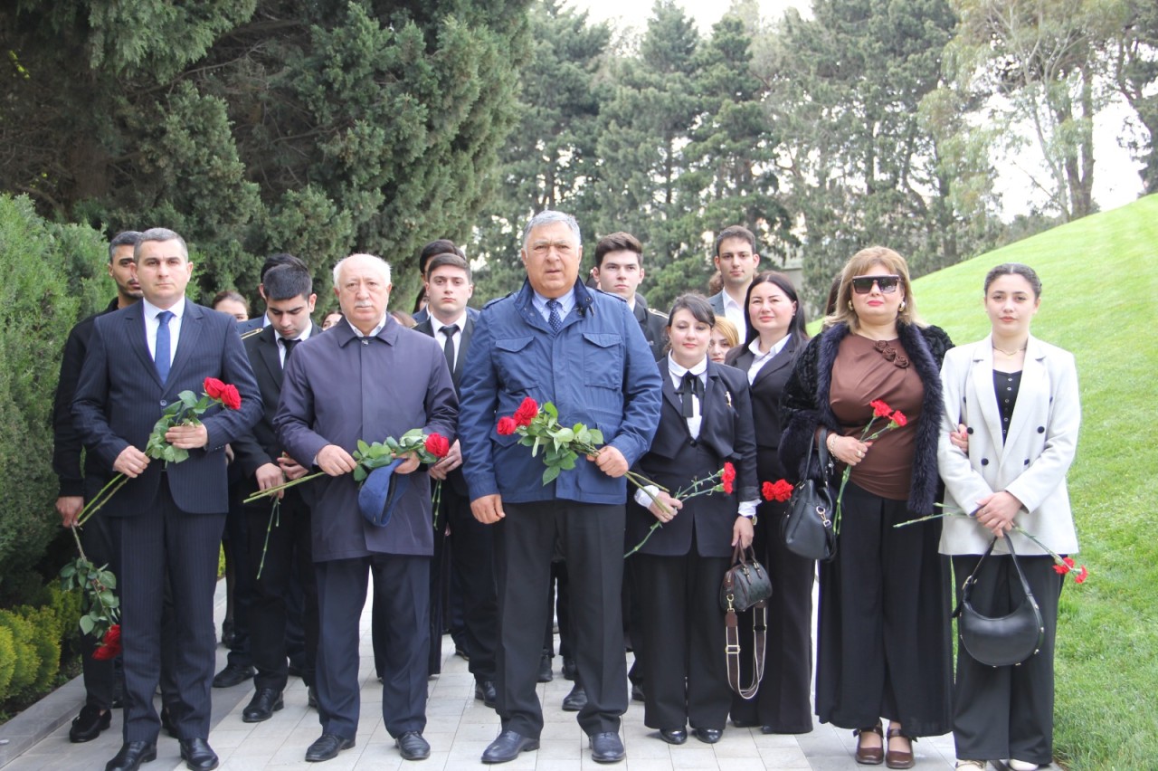 YAP Xəzər rayon təşkilatı Heydər Əliyev Mərkəzinə ekskursiya təşkil etdi - FOTOLAR