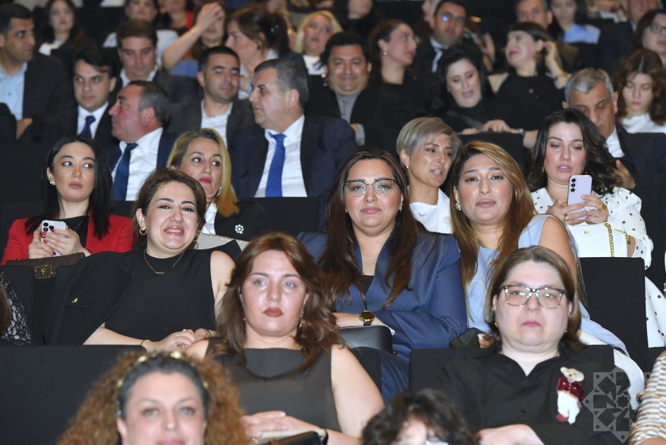 Bakı Konqres Mərkəzində Ümummilli Liderin xatirəsinə həsr olunmuş tədbir keçirildi - FOTOLAR