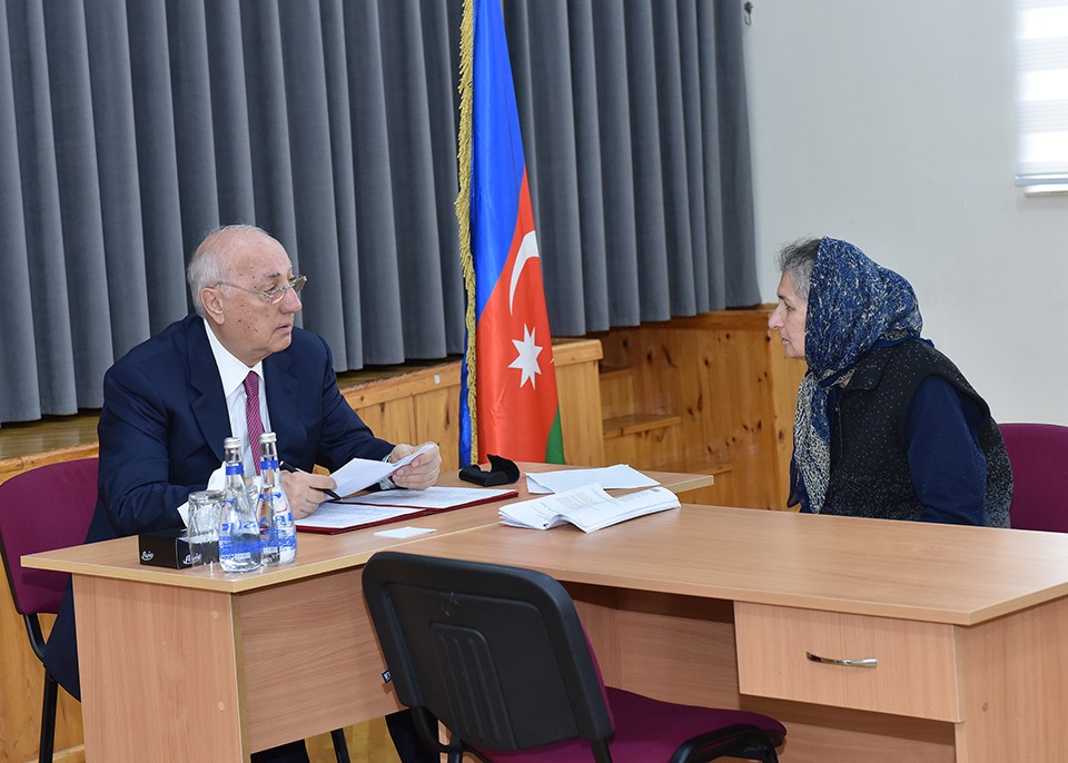 Zakir Fərəcov vətəndaşların müraciətlərini yerində dinlədi - FOTOLAR