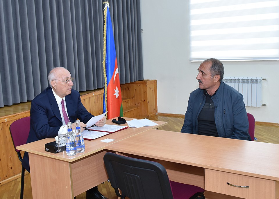 Zakir Fərəcov vətəndaşların müraciətlərini yerində dinlədi - FOTOLAR