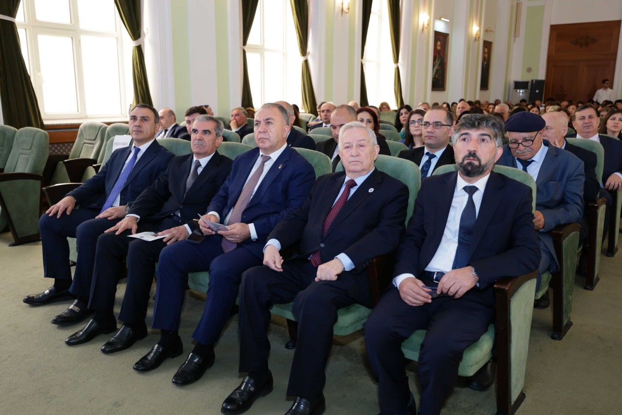 UNEC-də “Heydər Əliyev irsi” adlı konfrans keçirilib - FOTOLAR