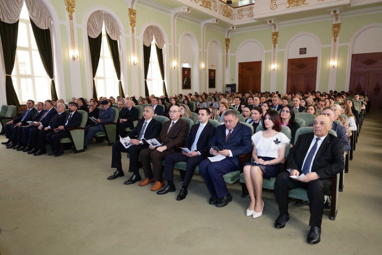 UNEC-də “Heydər Əliyev irsi” adlı konfrans keçirilib - FOTOLAR