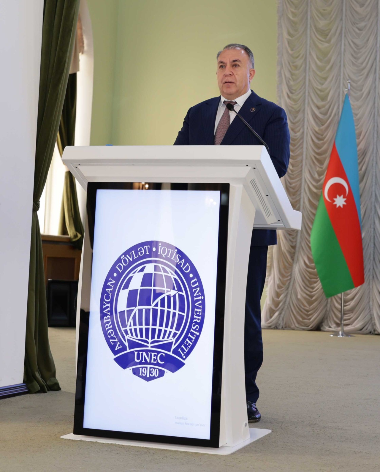 UNEC-də “Heydər Əliyev irsi” adlı konfrans keçirilib - FOTOLAR