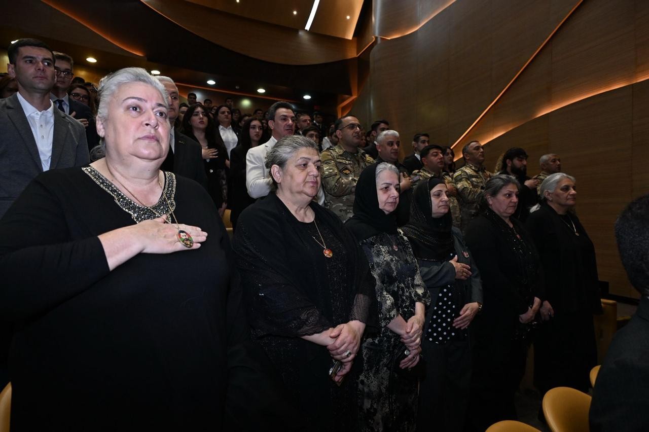 YAP Səbail rayon təşkilatı Heydər Əliyevin 103 illiyi ilə bağlı tədbir keçirdi - FOTOLAR