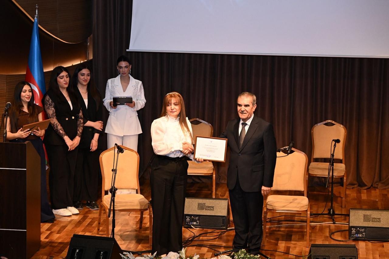 YAP Səbail rayon təşkilatı Heydər Əliyevin 103 illiyi ilə bağlı tədbir keçirdi - FOTOLAR