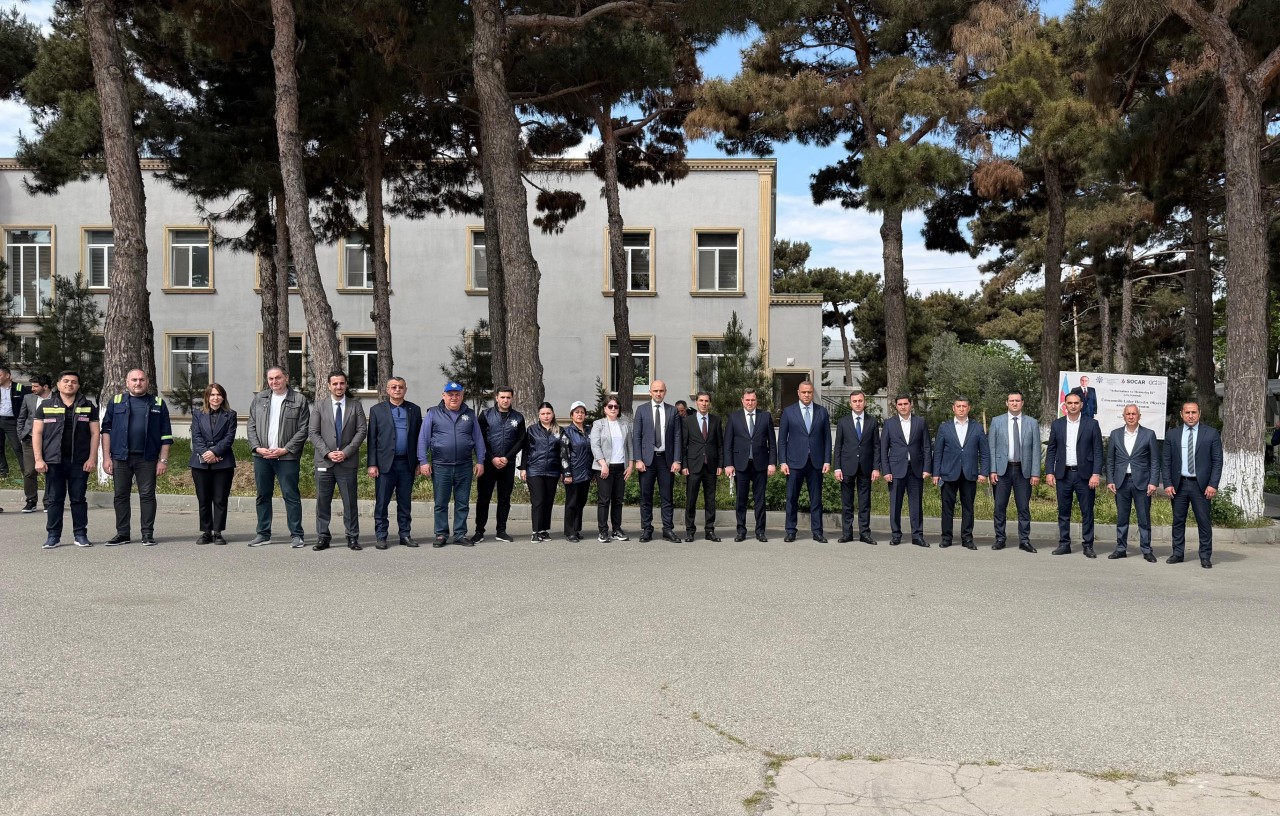 YAP-ın ərazi partiya təşkilatında Heydər Əliyevin büstü açıldı - FOTOLAR