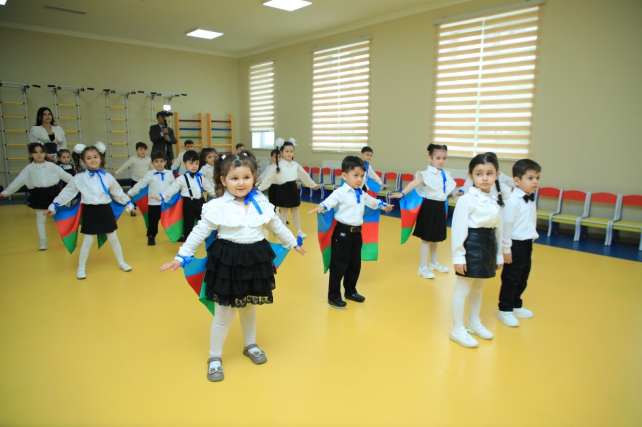 Niyazi Bayramov körpələr evinin açılış mərasimində  - FOTOLAR