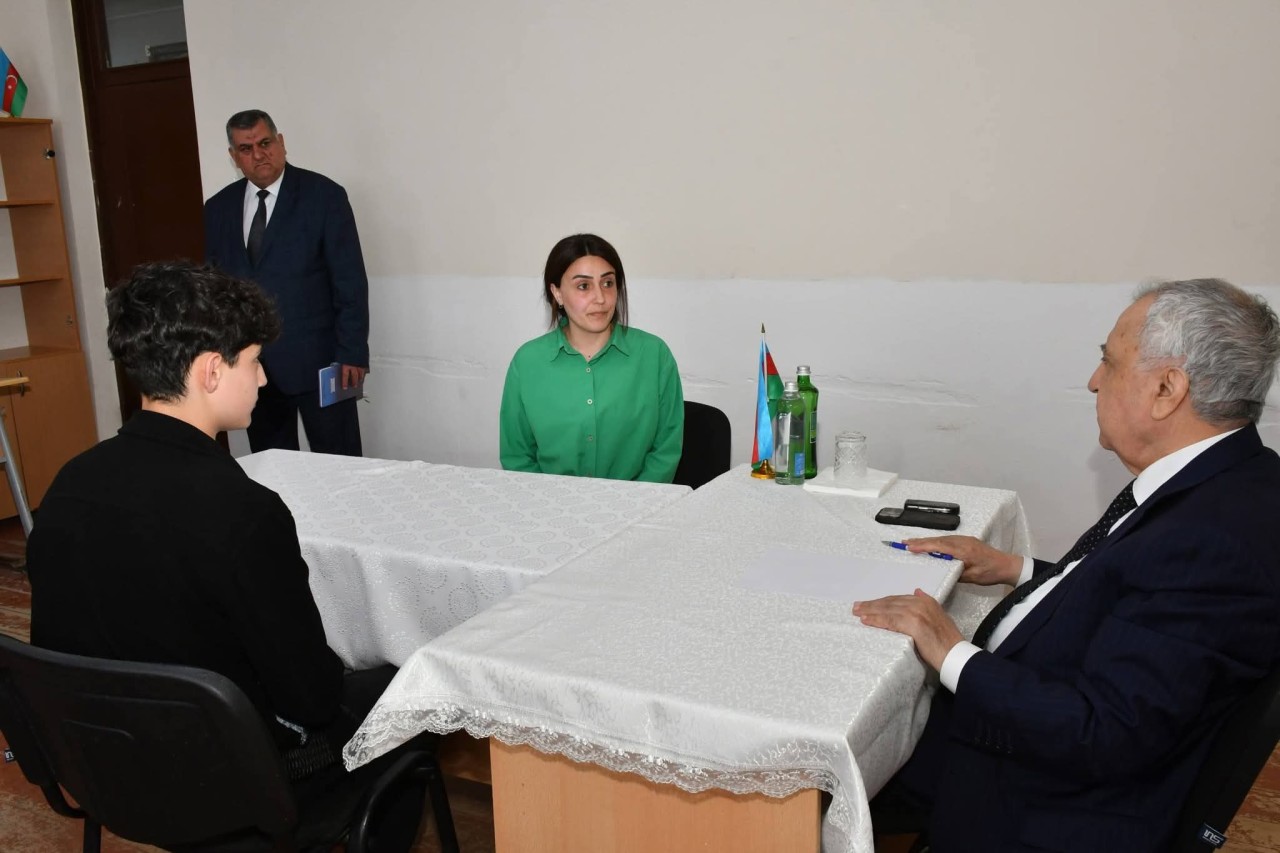 Malik İsaqov vətəndaşların problemlərini dinlədi- FOTOLAR