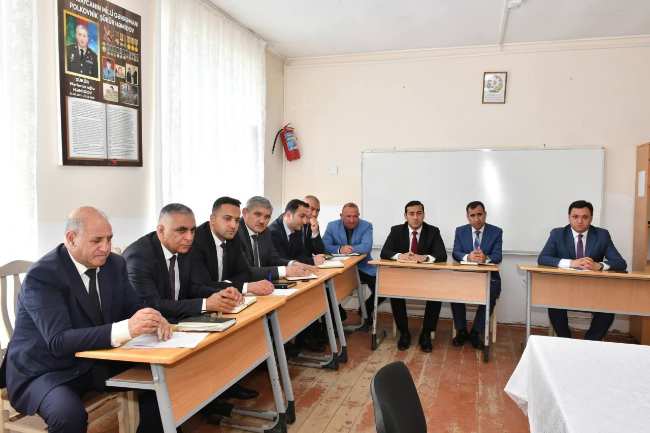Malik İsaqov vətəndaşların problemlərini dinlədi- FOTOLAR