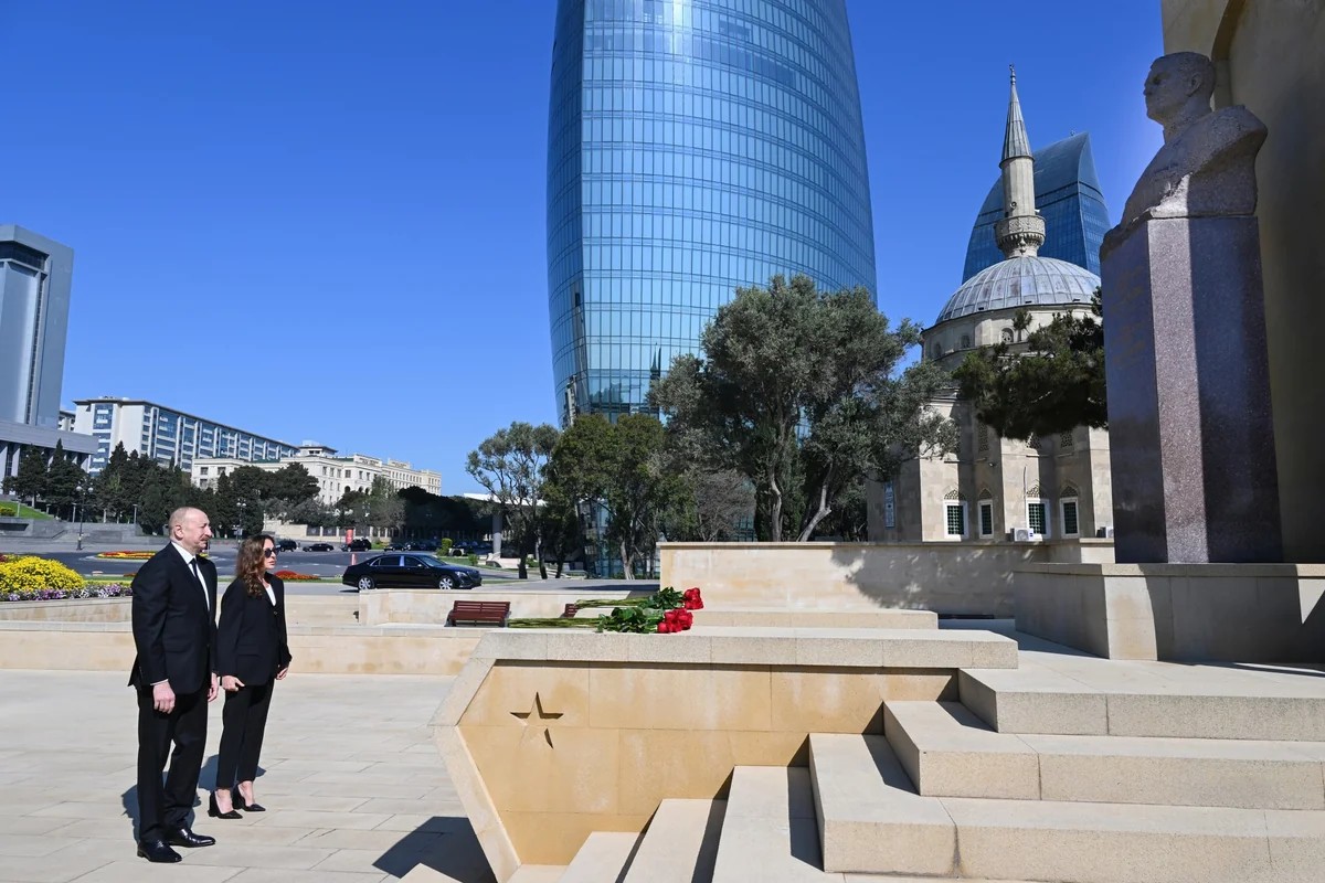 Prezident müharibədə həlak olanların xatirəsini yad etdi - FOTOLAR