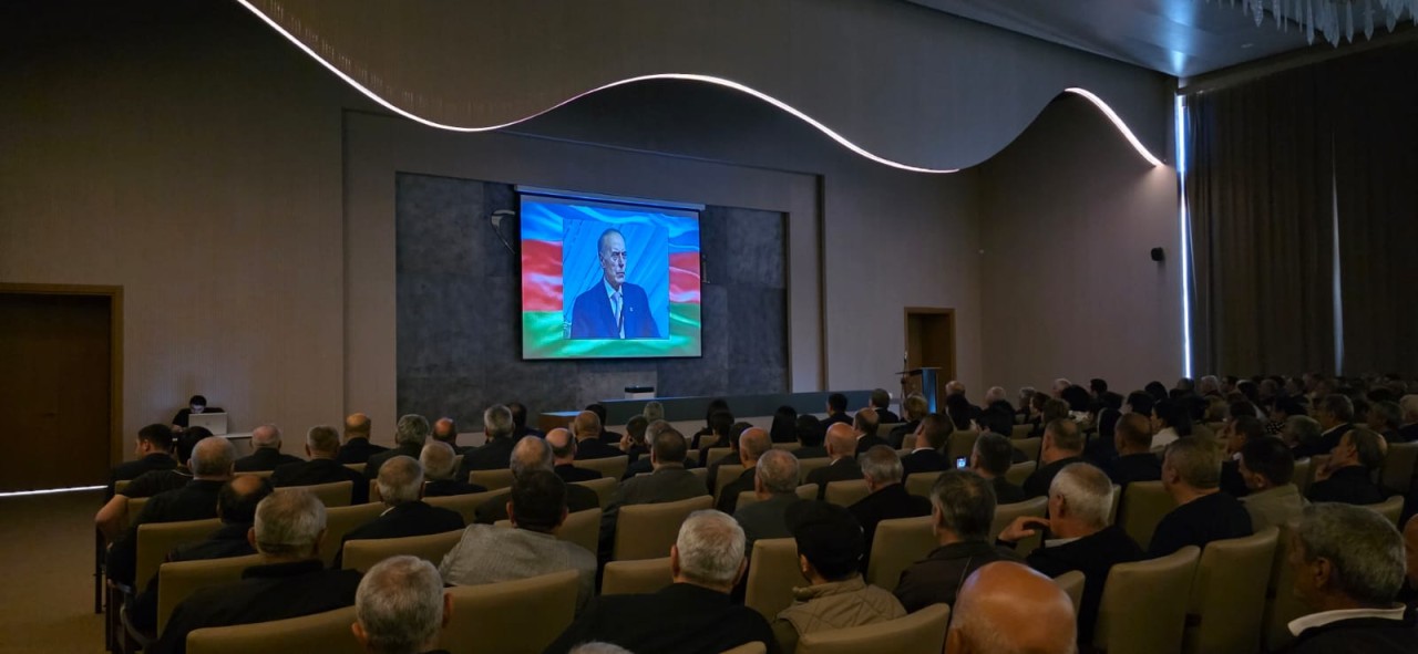 “AzərEnerji” Heydər Əliyevlə bağlı tədbirlər keçirib - FOTOLAR