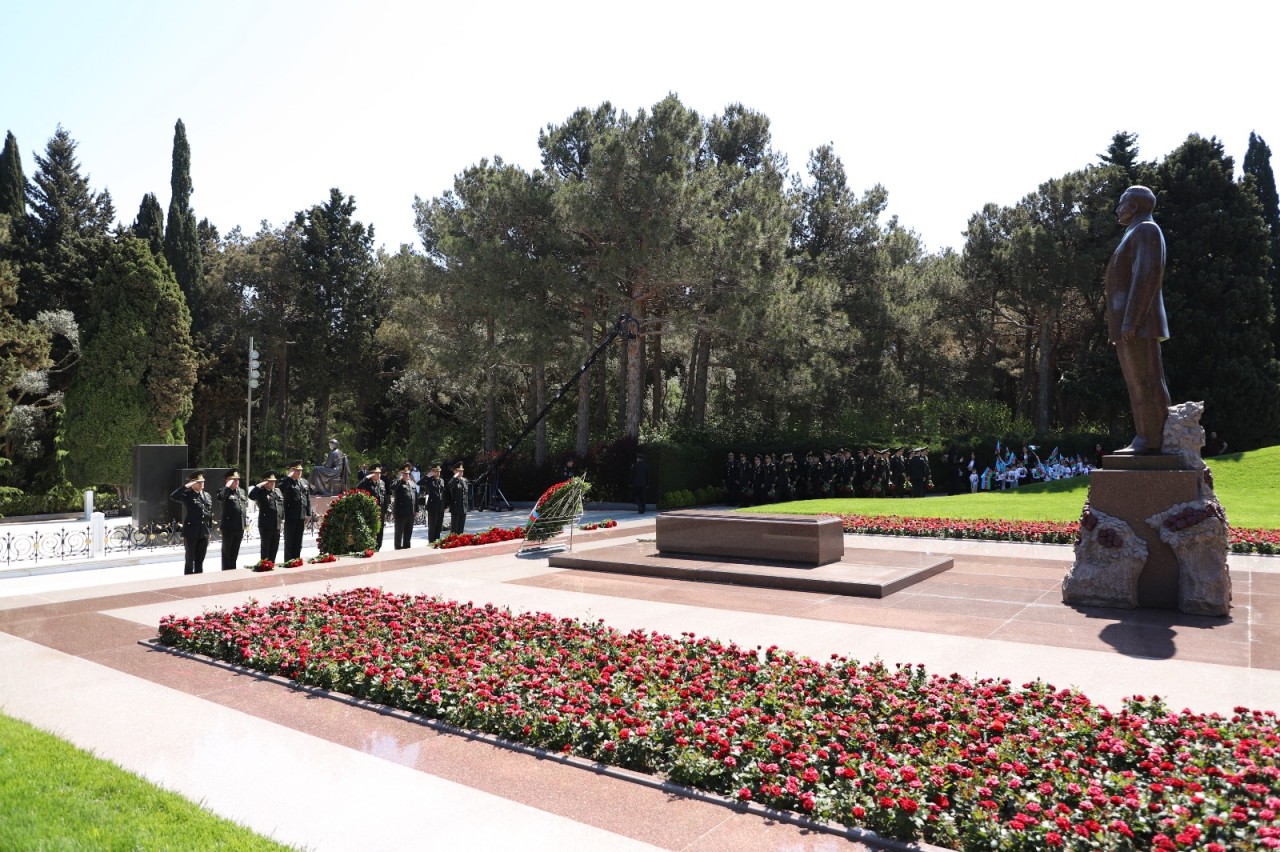 Dövlət Xidməti Ulu Öndəri ehtiramla yad etdi - FOTOLAR