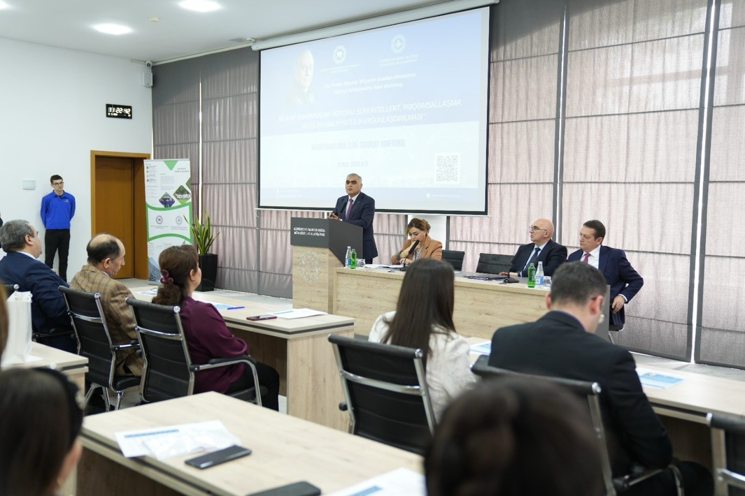 Əmək və Sosial Münasibətlər Akademiyasında elmi konfrans keçirildi - FOTOLAR