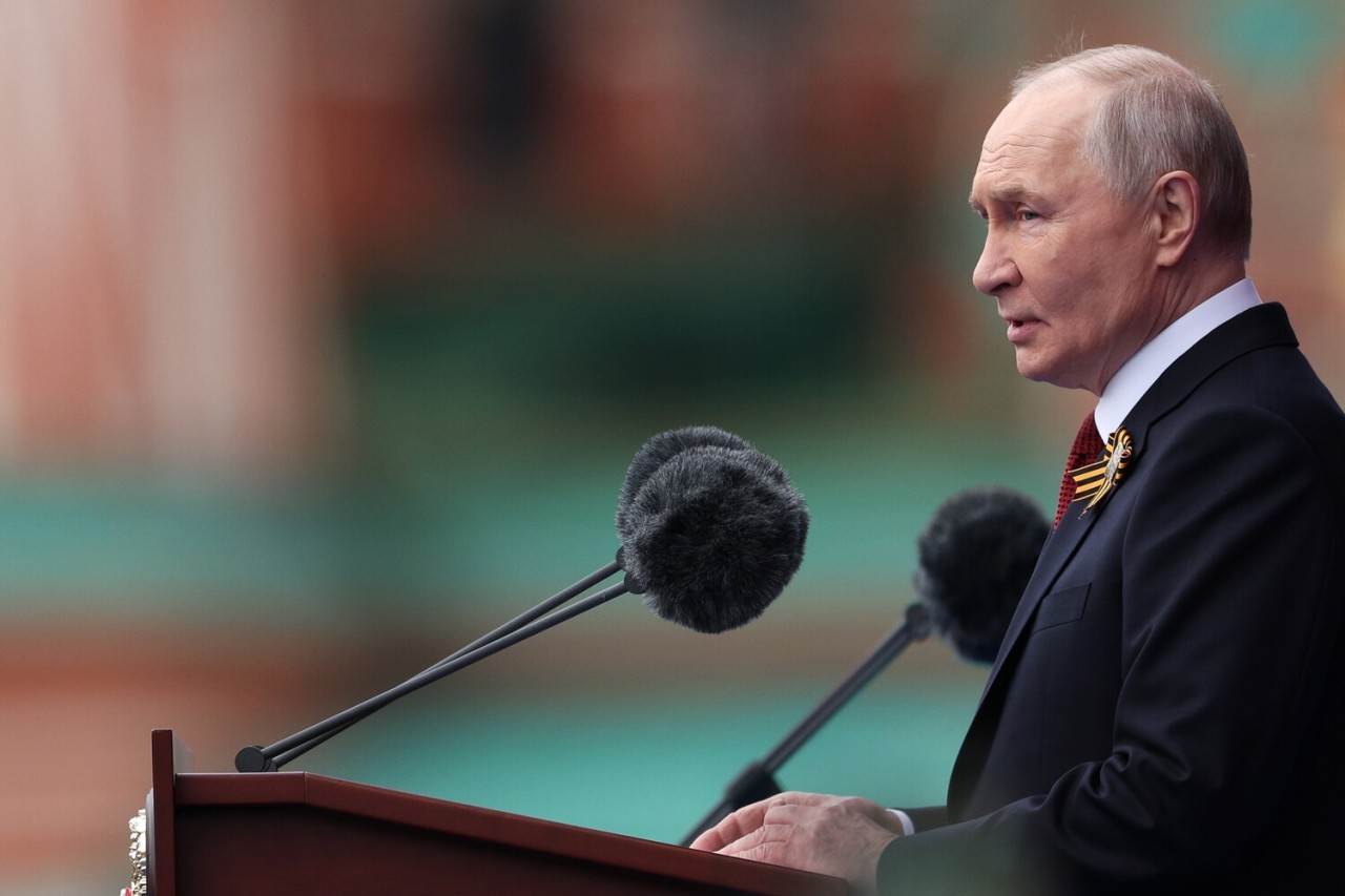 Üç prezident olub, bir də özü - Putinin silah-sursatsız ilk paradı (FOTOLAR)