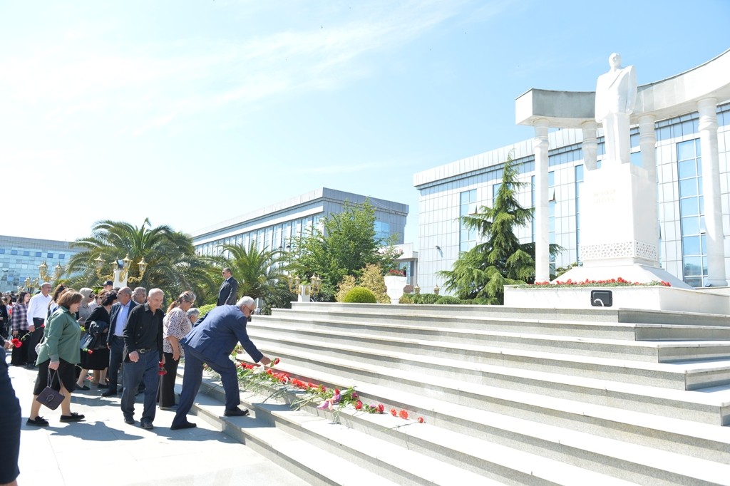 Lənkəranda Ümummilli Liderin 103-cü ildönümü ehtiramla qeyd olunub - FOTOLAR