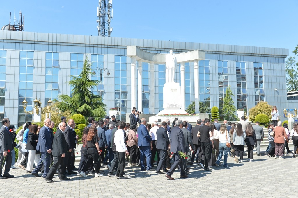 Lənkəranda Ümummilli Liderin 103-cü ildönümü ehtiramla qeyd olunub - FOTOLAR