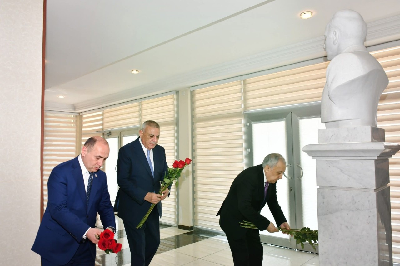 Heydər Əliyevin anadan olmasının 103-cü ildönümünə həsr olunmuş tədbir keçirildi - FOTOLAR
