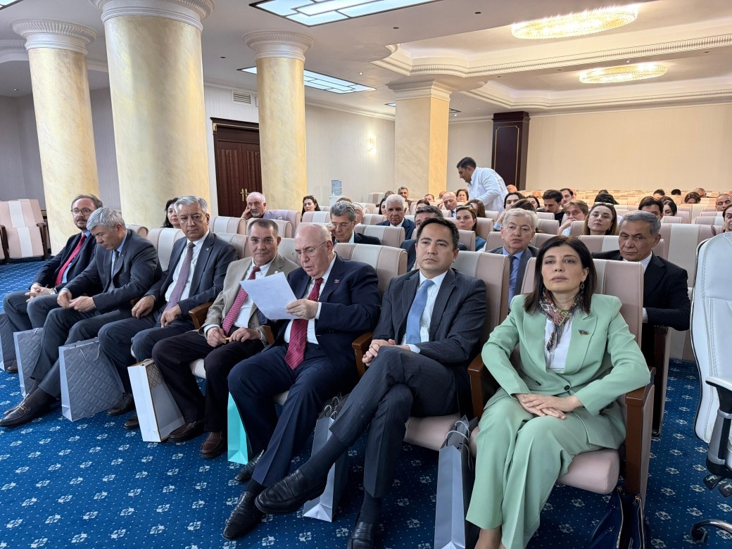 “Türk Dillerinin Tıp Terimleri Sözlüğü” kitabının təqdimatı oldu - FOTOLAR