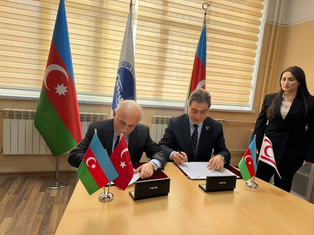 ATMU ilə Girne Amerikan Universiteti arasında memorandum imzalanıb - FOTOLAR
