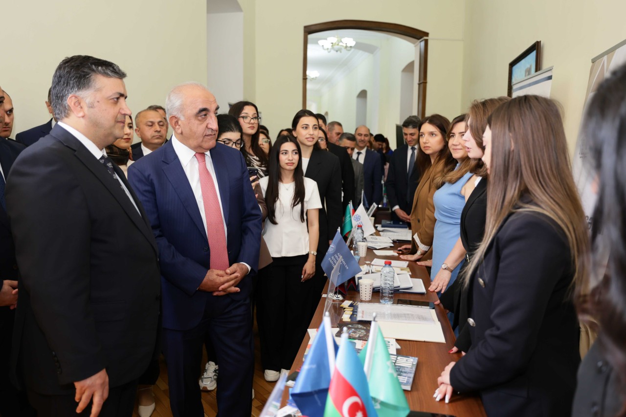 XVII UNEC Karyera və əmək yarmarkası keçirilib - FOTOLAR