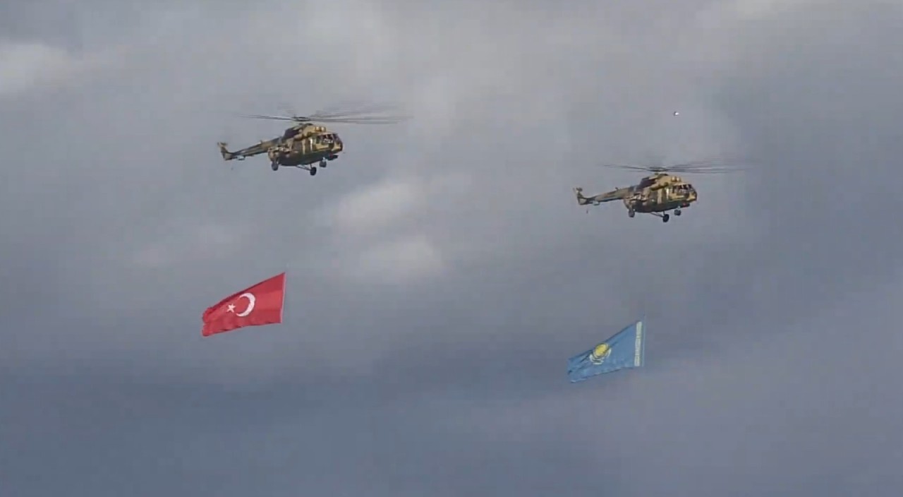 Ərdoğanı Qazaxıstanda belə qarşıladılar - VİDEO