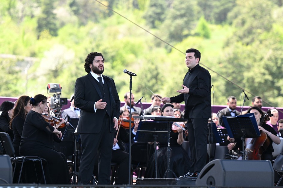Şuşada IX "Xarıbülbül" Beynəlxalq Musiqi Festivalının açılışı oldu - FOTOLAR (YENİLƏNİB)