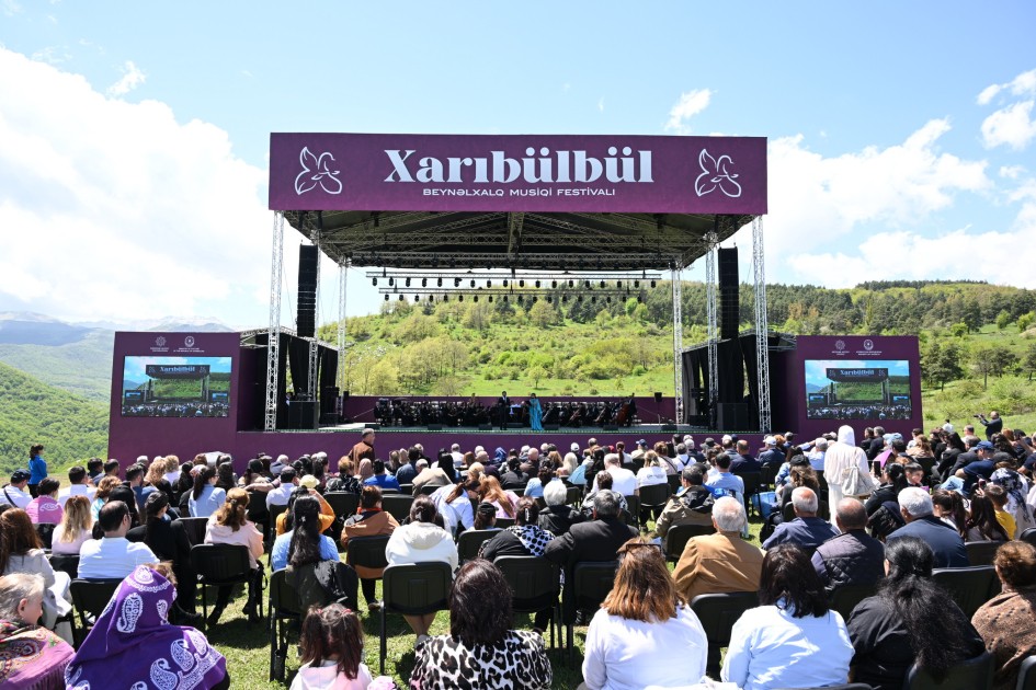 Şuşada IX "Xarıbülbül" Beynəlxalq Musiqi Festivalının açılışı oldu - FOTOLAR (YENİLƏNİB)