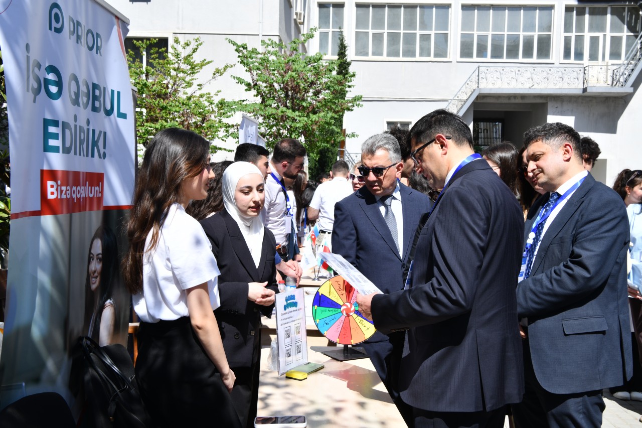 ADNSU-da keçirilən XVII Məzun–Karyera Sərgisində 70-dən çox şirkət iştirak edib - FOTOLAR