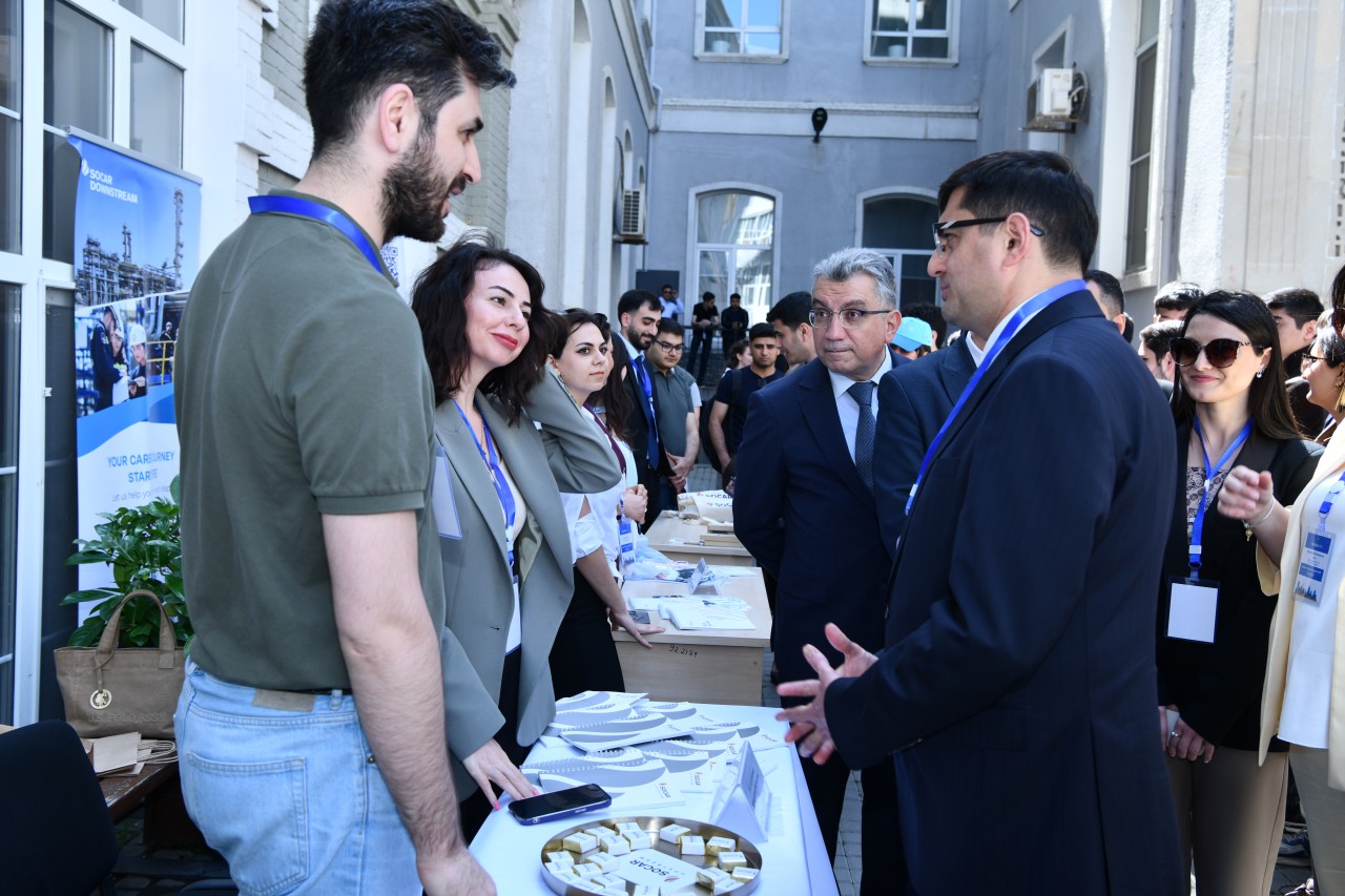 ADNSU-da keçirilən XVII Məzun–Karyera Sərgisində 70-dən çox şirkət iştirak edib - FOTOLAR