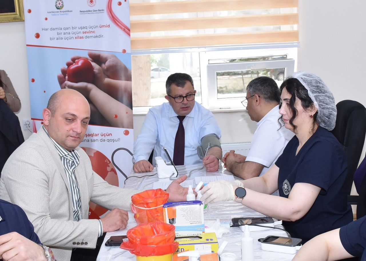 Sumqayıt Tibb Mərkəzi qanvermə aksiyası keçirib - FOTOLAR