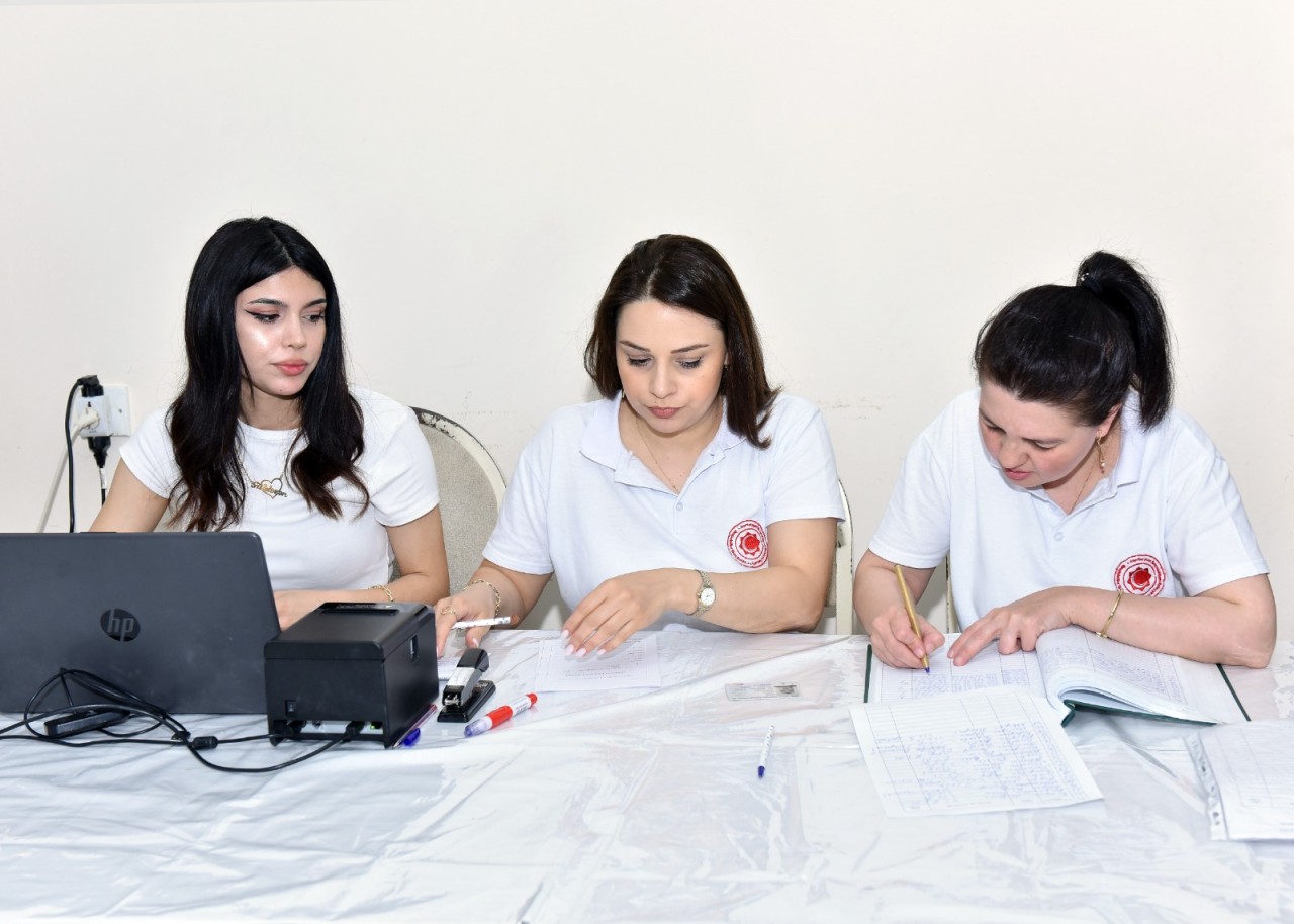 Sumqayıt Tibb Mərkəzi qanvermə aksiyası keçirib - FOTOLAR