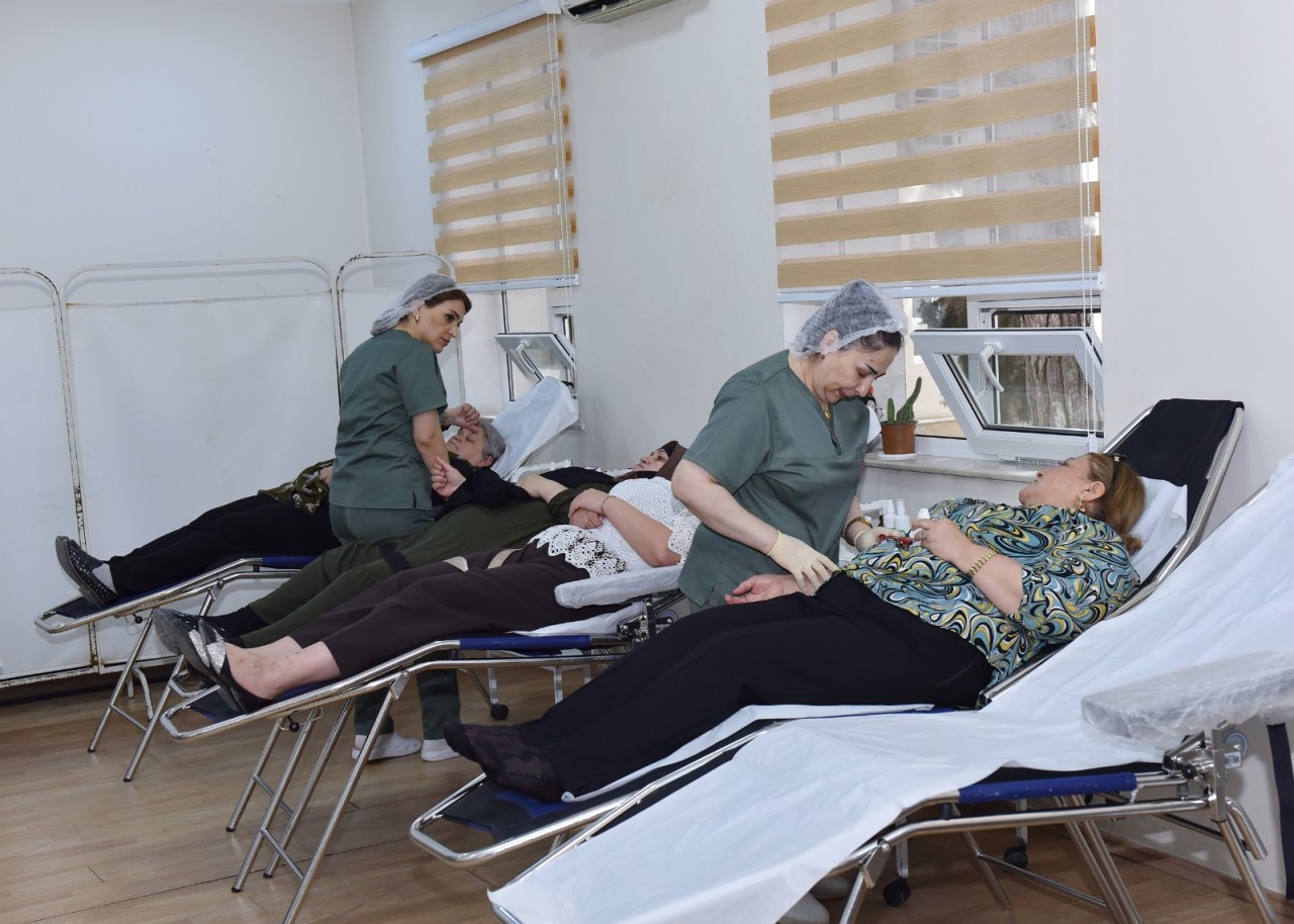 Sumqayıt Tibb Mərkəzi qanvermə aksiyası keçirib - FOTOLAR